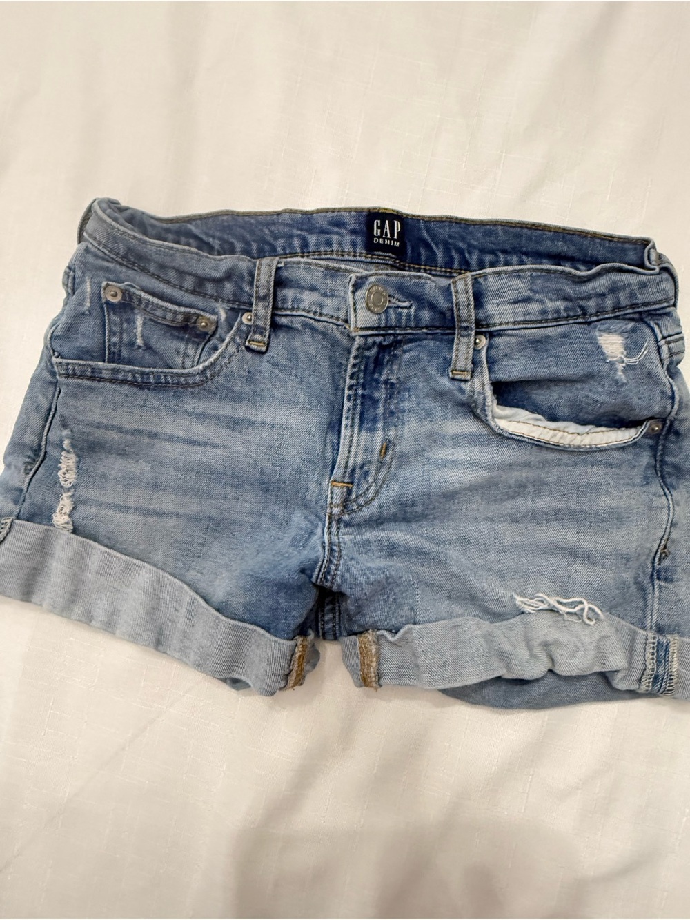 GAP Denim Distressed Cuffed Jean Shorts Size 2/26